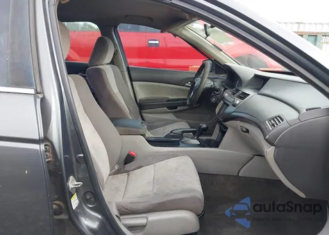 2010 Honda Accord 2.4 Lx z USA, uszkodzony, nr VIN 1HGCP2F39AA124044